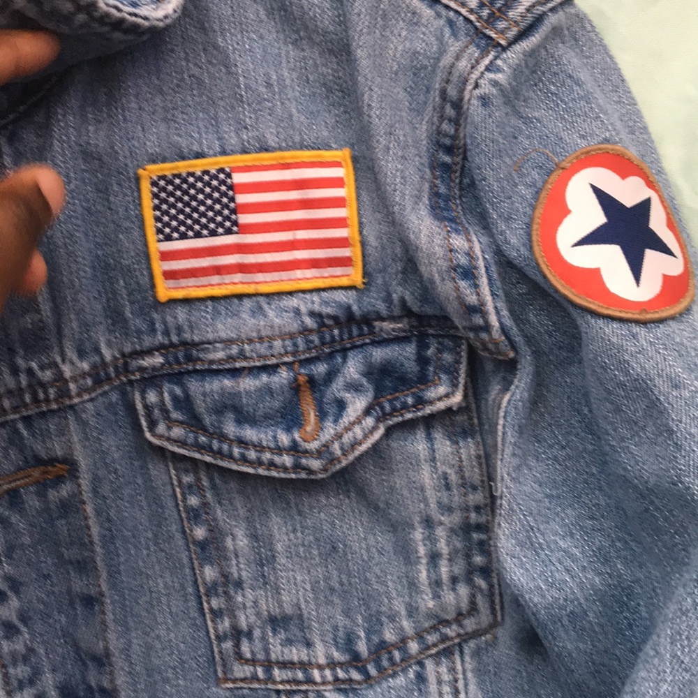 BlueDenim Jacket w/ 4 handmade patches - Picture 2 of 5
